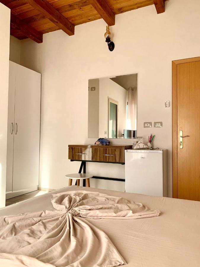 Casadolcecasa Hotel Shkoder Bagian luar foto