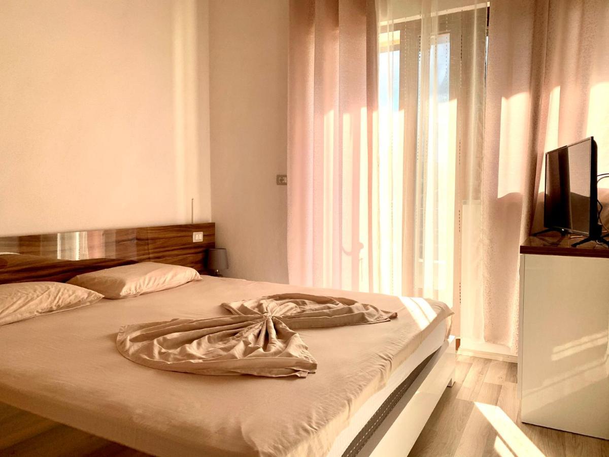 Casadolcecasa Hotel Shkoder Bagian luar foto