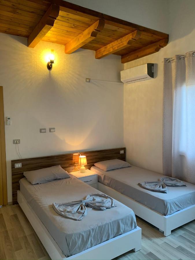 Casadolcecasa Hotel Shkoder Bagian luar foto