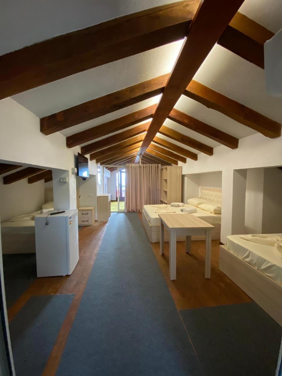 Casadolcecasa Hotel Shkoder Bagian luar foto