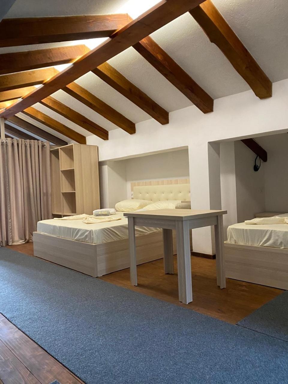Casadolcecasa Hotel Shkoder Bagian luar foto