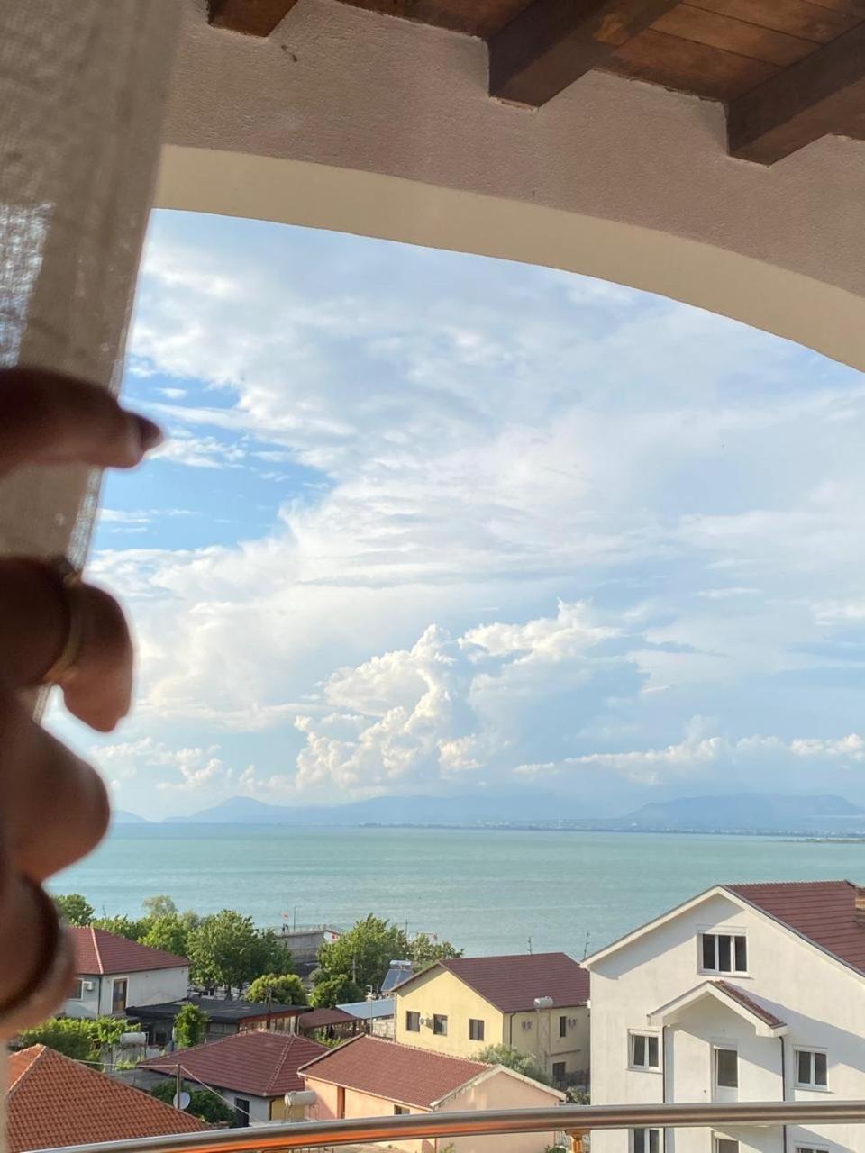 Casadolcecasa Hotel Shkoder Bagian luar foto