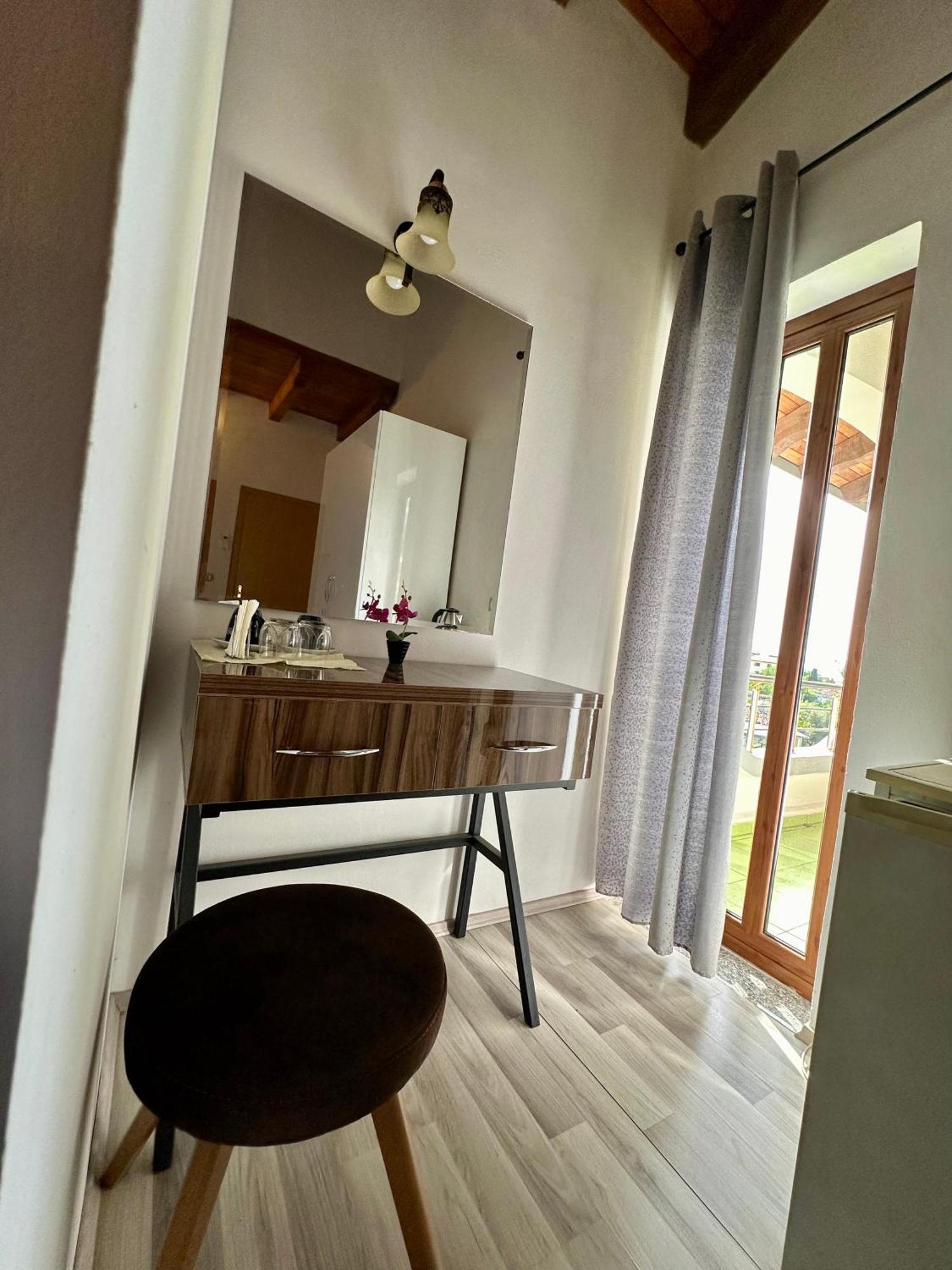 Casadolcecasa Hotel Shkoder Bagian luar foto
