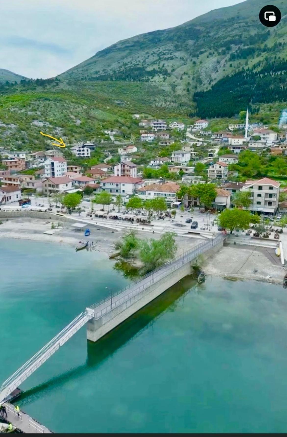 Casadolcecasa Hotel Shkoder Bagian luar foto