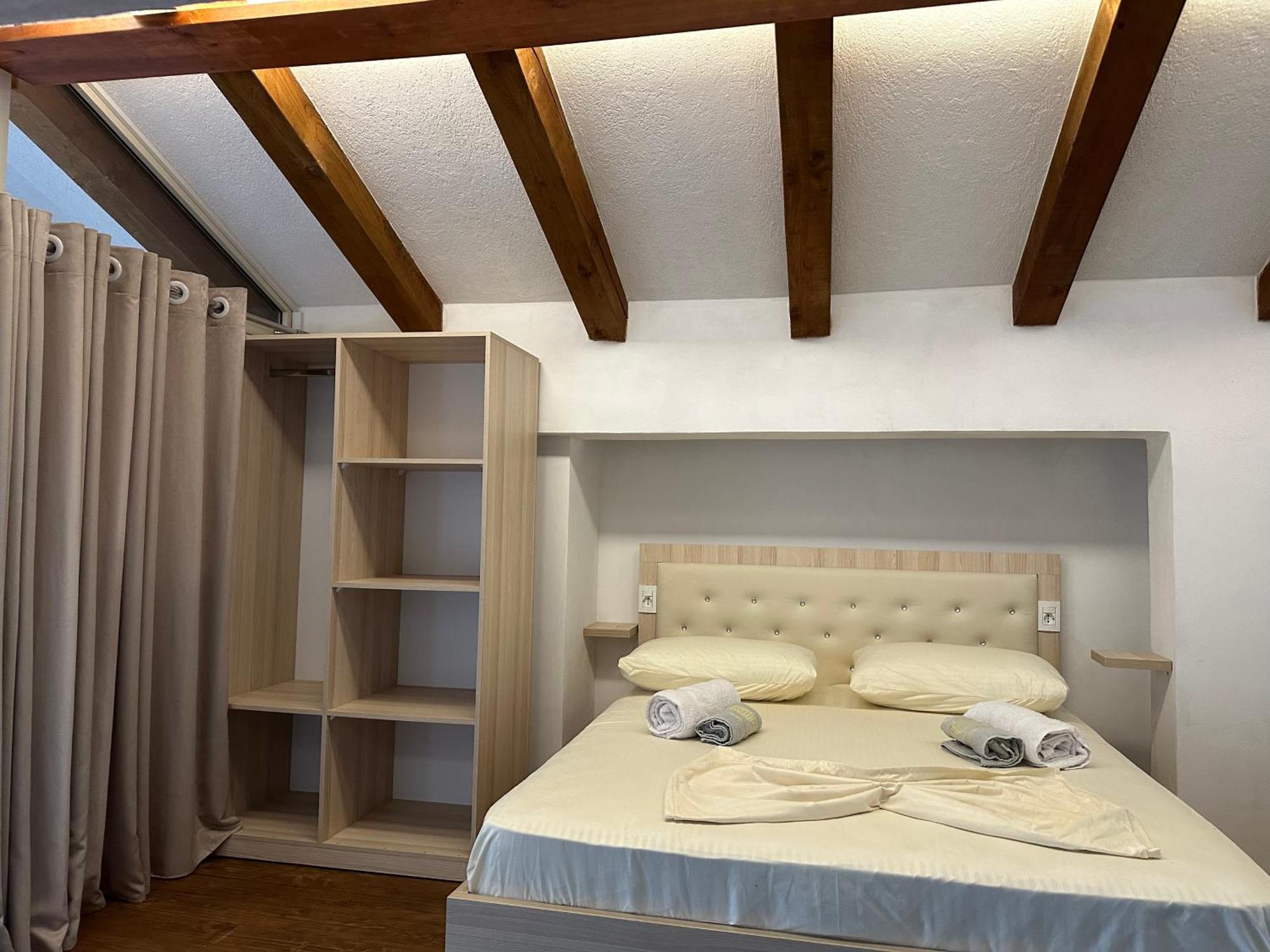 Casadolcecasa Hotel Shkoder Bagian luar foto